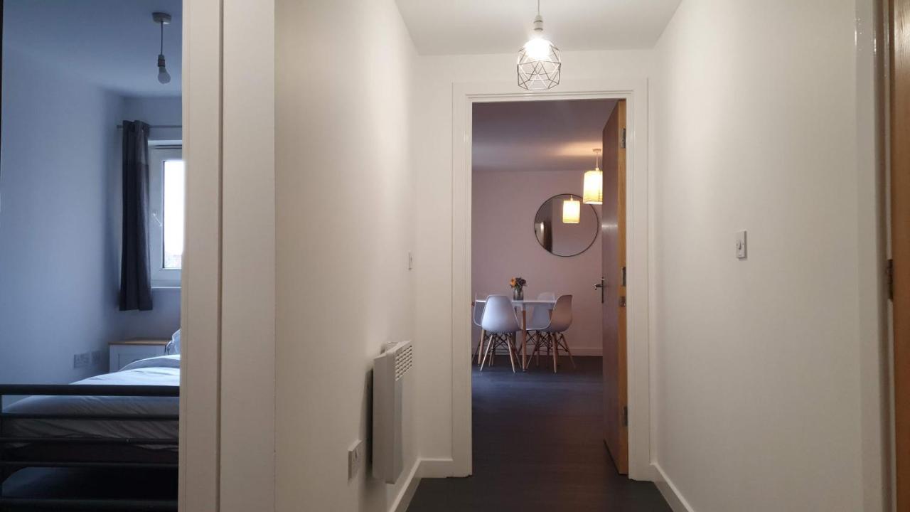 Spacious London Apartment 5 Min Walk To Leytonstone Underground Station And 5 Stops To Zone 1 외부 사진
