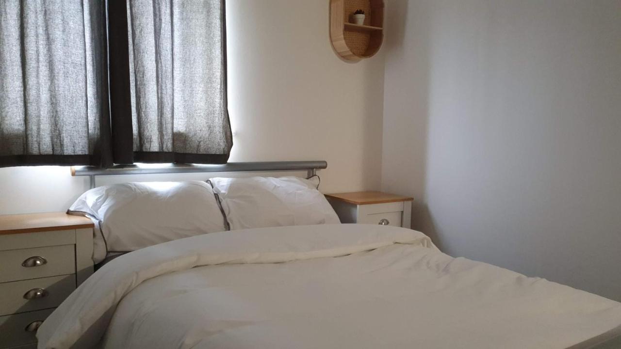 Spacious London Apartment 5 Min Walk To Leytonstone Underground Station And 5 Stops To Zone 1 외부 사진