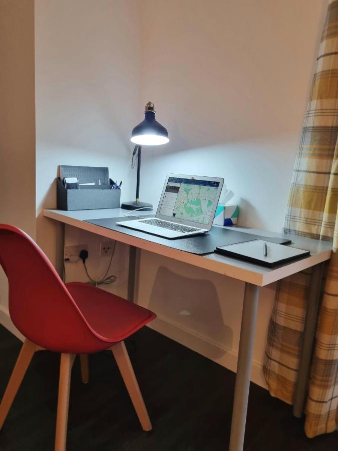 Spacious London Apartment 5 Min Walk To Leytonstone Underground Station And 5 Stops To Zone 1 외부 사진
